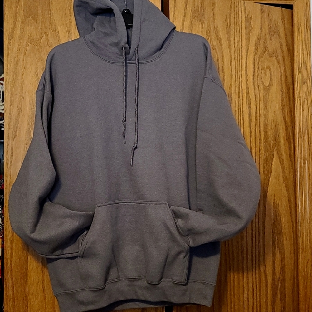 Gildan Hooded Sweatshirt